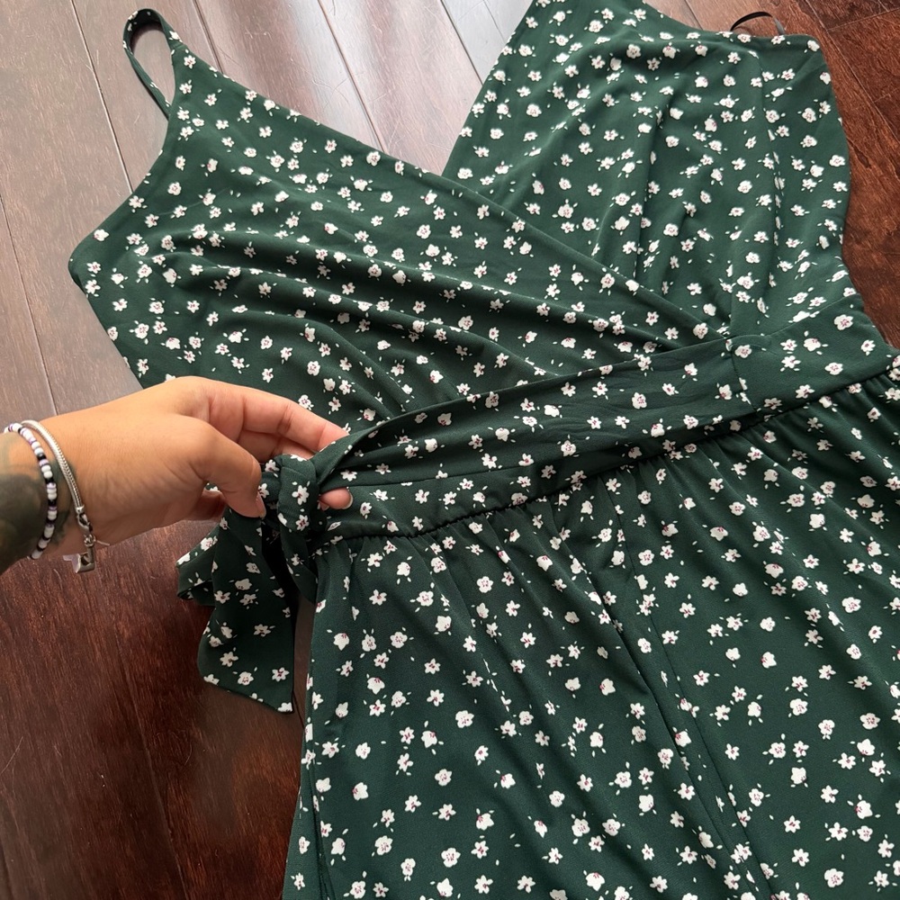 Kaileigh Rochelle Jumpsuit Size XL Dark Green Floral Waist Tie Wide Leg Stretch - Picture 3 of 8